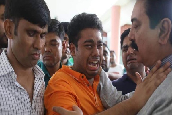 বাবার জন্য দোয়া চাইলেন এরিক
