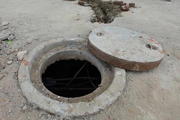 সেপটিক ট্যাংকে নেমে প্রাণ গেল ৫ শ্রমিকের