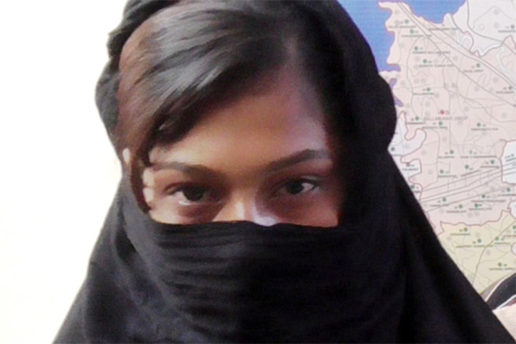 স্কুলছাত্রী থেকে ‘ইয়াবা কুইন’!