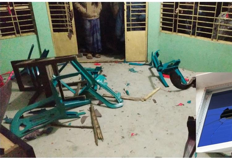 রুস্তুমপুরে ছাত্রদল নেতা লিপুর বসতবাড়িতে হামলা, ভাংচুর ও অগ্নি-সংযোগ : আহত ২