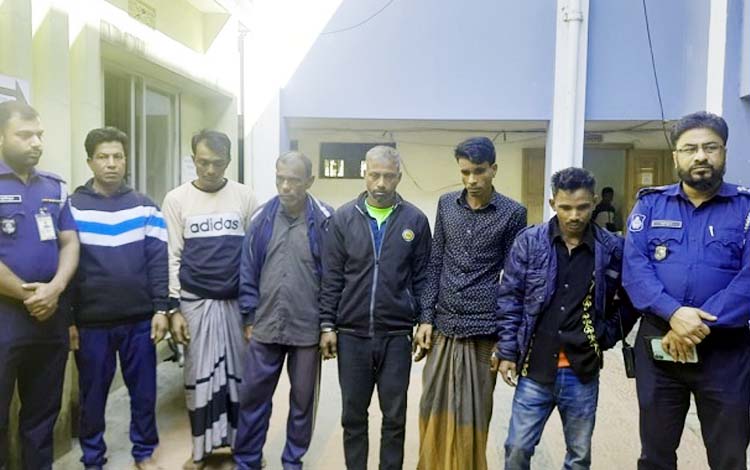 গোলাপগঞ্জে মালামালসহ ৬ ডাকাত গ্রেপ্তার
