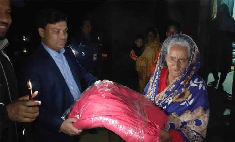 সুনামগঞ্জের ইকবালনগর গ্রামে শীতার্ত মানুষদের মধ্যে কম্বল বিতরণ