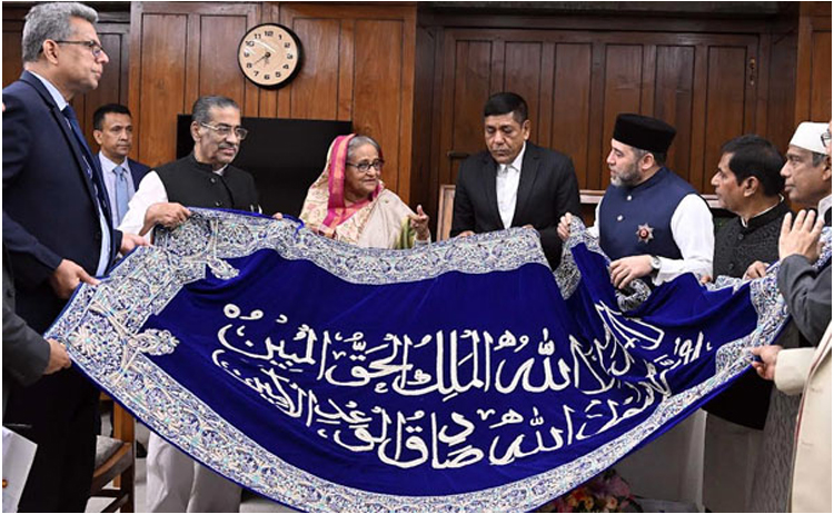 বড় পীর আব্দুল কাদের জিলানী (রঃ) এর মাজার জিয়ারতে প্রধানমন্ত্রীকে আমন্ত্রণ