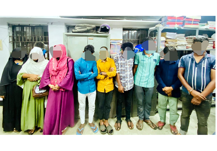 দক্ষিণ সুরমায় হোটেলে অসামাজিক কর্মকান্ডে লিপ্ত থাকার অভিযোগে ৯