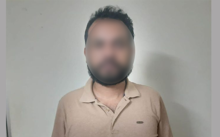 ধোপাদীঘিরপাড় ওয়াকওয়ে থেকে মাদক কারবারি আটক