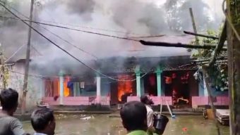 প্রতিহিংসার রাজনীতির শিকার ব্যবসায়ী সাজনের বাড়িতে আগুন দিলো দুবৃর্ত্তরা