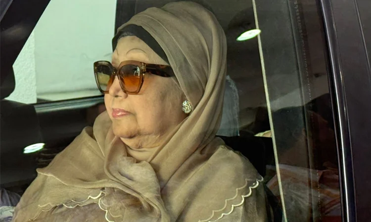 পূর্ণ বিশ্রামে বেগম খালেদা জিয়া