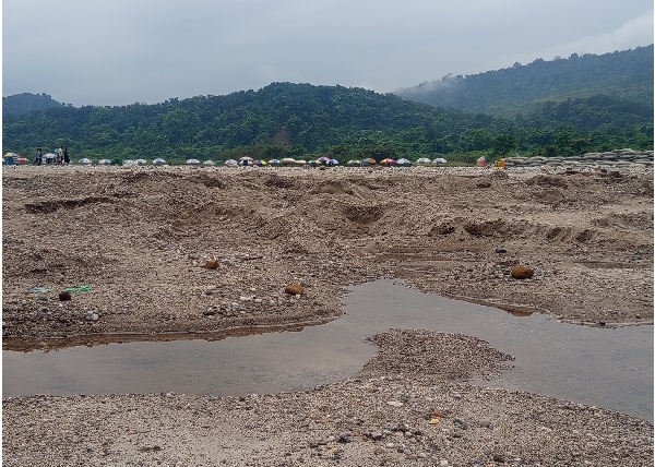 সাত দিনের মধ্যে লুট হওয়া পাথর উদ্ধার ও লুটকারীদের তালিকা প্রদানের নির্দেশ হাইকোর্টের