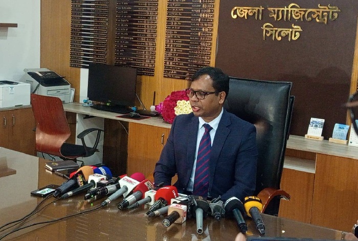 দায়িত্ব নিয়েই পরিবেশ নিয়ে হুশিয়ারি সিলেটের নতুন ডিসির
