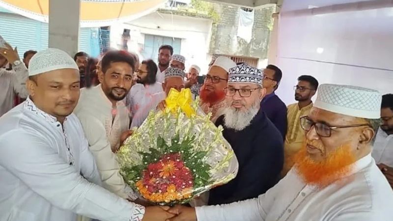 চাঁদাবাজির অভিযোগে বহিস্কার স্বেচ্ছাসেবক দল নেতা যোগ দিলেন জামায়াতে