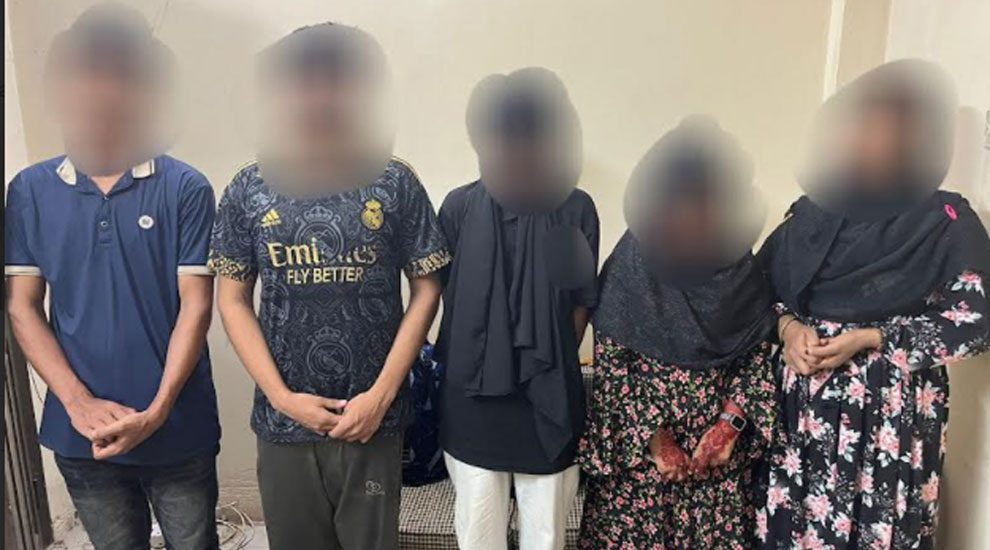 আম্বরখানার দুই হোটেল থেকে ৫ তরুণ-তরুণী আ ট ক