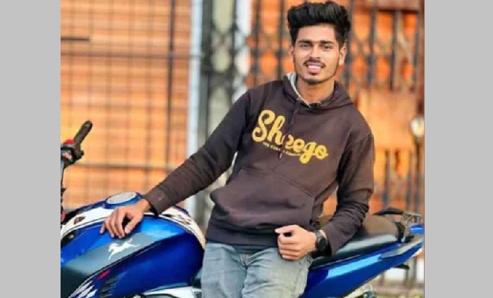 দাঁড়িয়ে থাকা ট্রাক্টরকে মোটরসাইকেলের ধাক্কা, যুবক নিহত