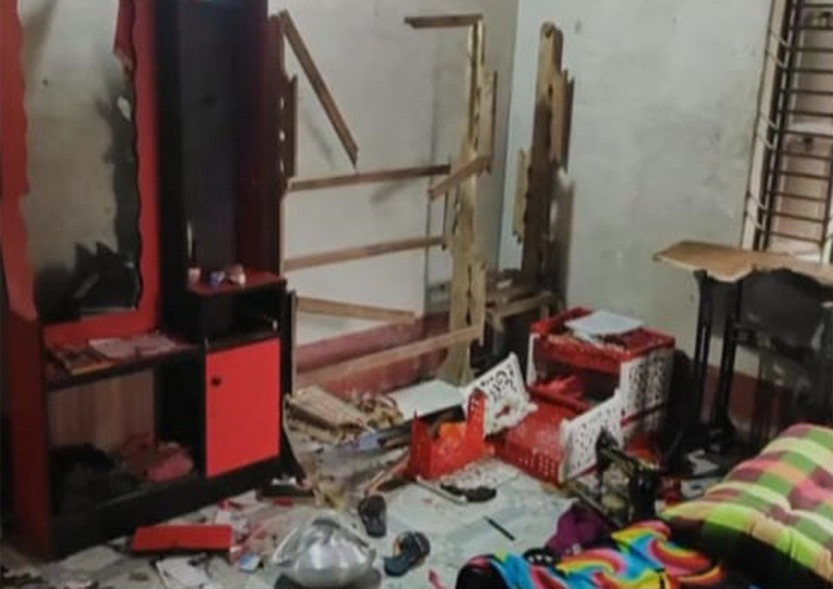 সিলেটে আওয়ামীলীগের বিভিন্ন স্থাপনায় হামলা, বিশ্বনাথ থানার বহু আওয়ামীলীগ ও ছাত্রলীগ নেতার বাড়ীতে ভাংচুর ও লুটপাট